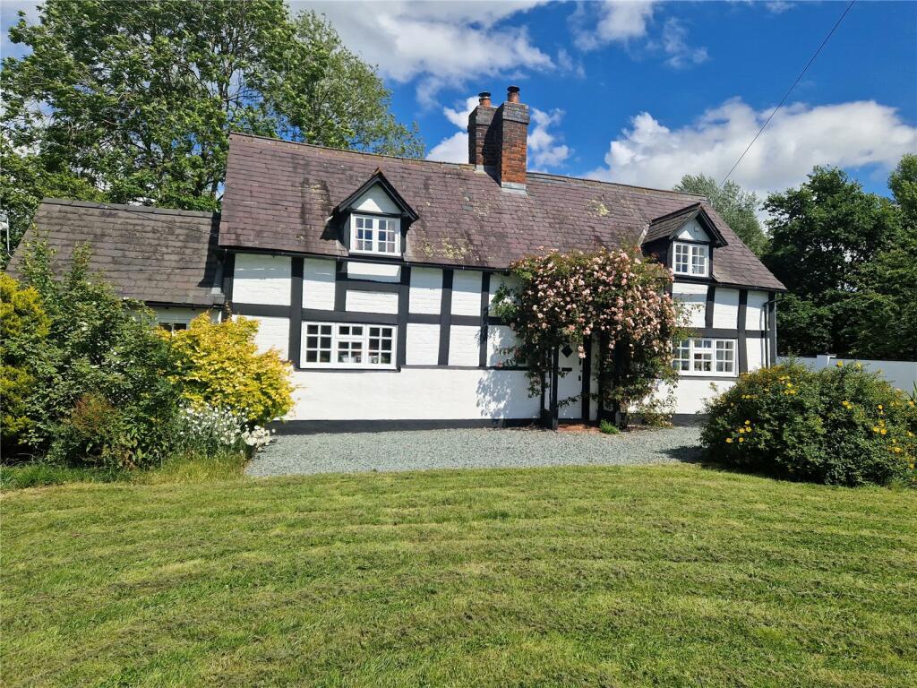 2 bedroom detached house for sale in Cilcewydd, Welshpool, Powys, SY21