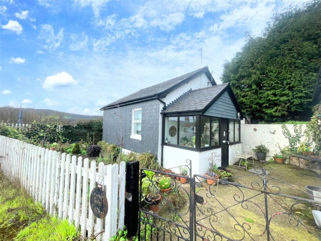 2 bedroom detached house for sale in Crossing Gate Cottage, Cilcewydd