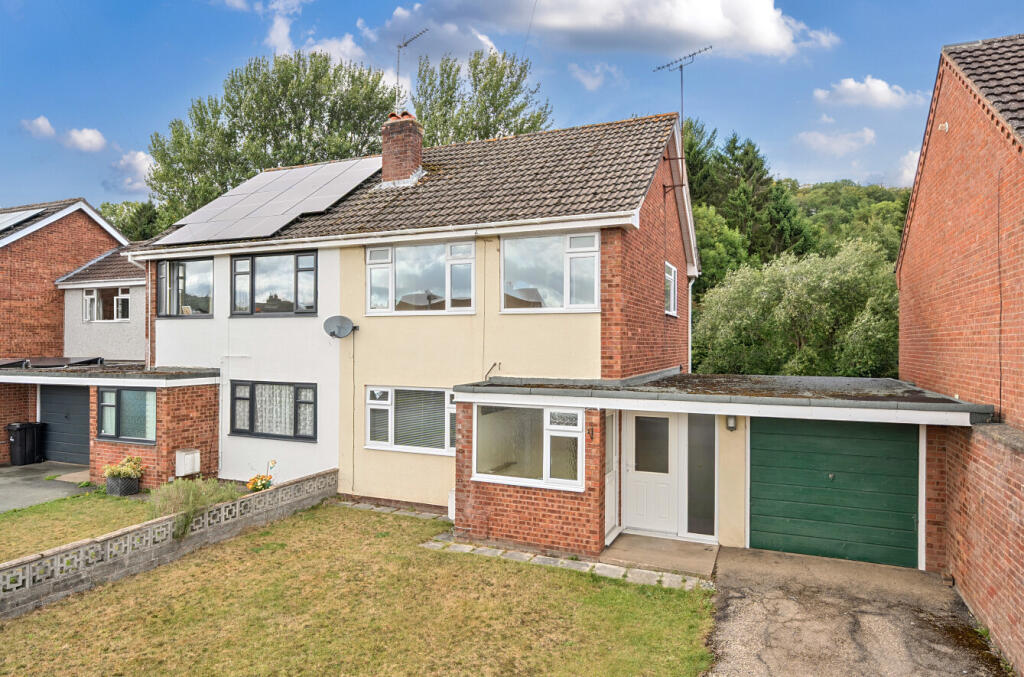 Main image of property: Rhoslan, Guilsfield, Welshpool, Powys, SY21