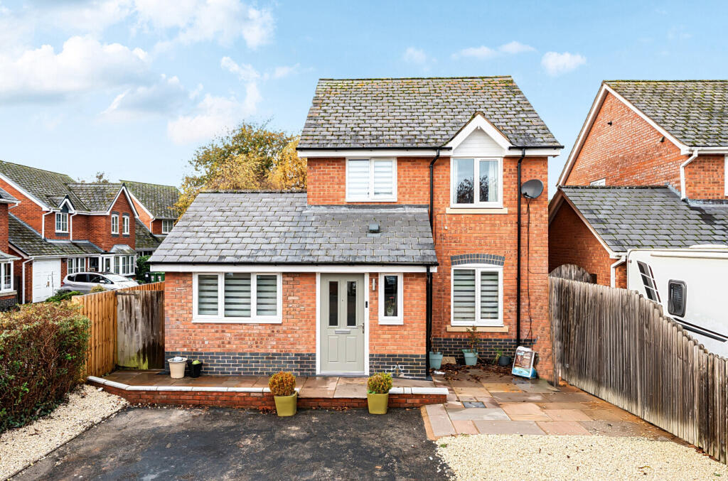 Main image of property: Maes Y Celyn, Guilsfield, Welshpool, Powys, SY21