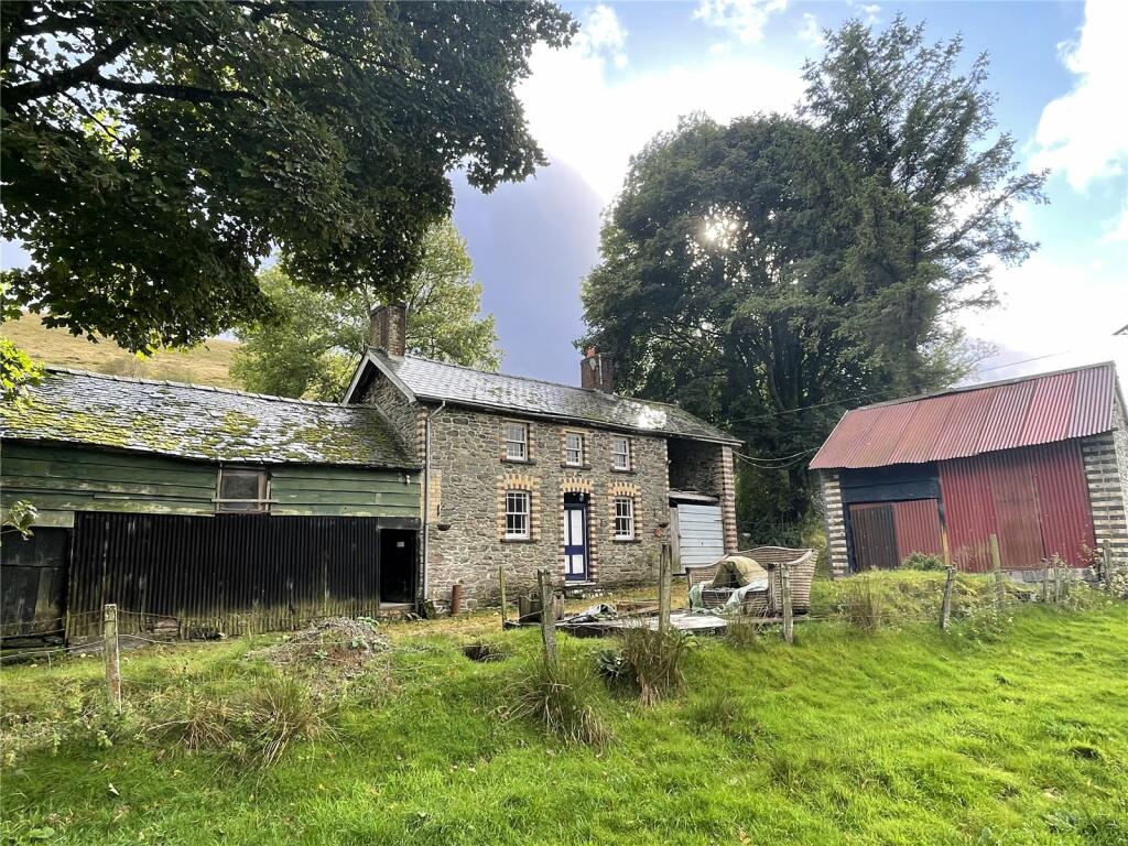 2 bedroom detached house for sale in Llangurig, Llanidloes, Powys, SY18