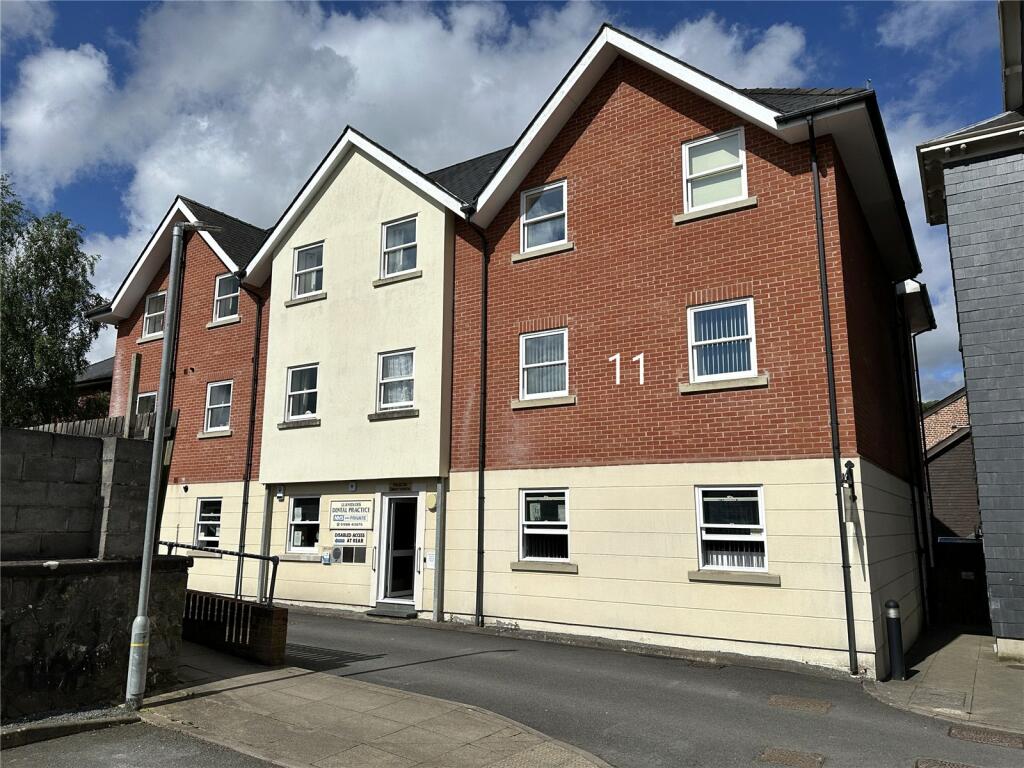 2 bedroom flat for sale in Valentine Court, Llanidloes, Powys, SY18