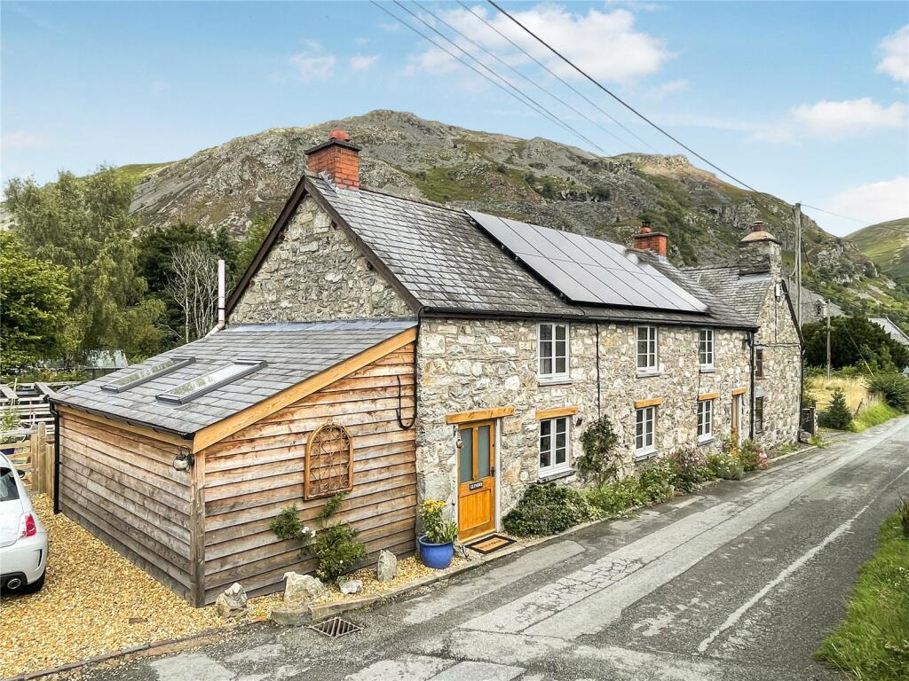 3 bedroom semidetached house for sale in Llangynog, Powys, SY10