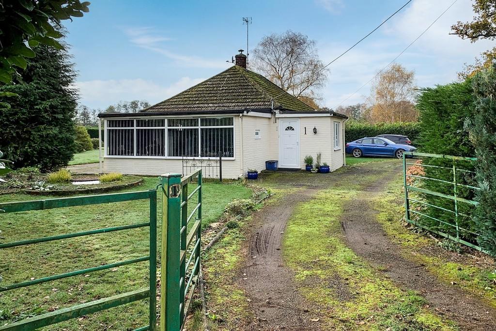 2 bedroom detached bungalow for sale in Green Lane, Mundford, IP26