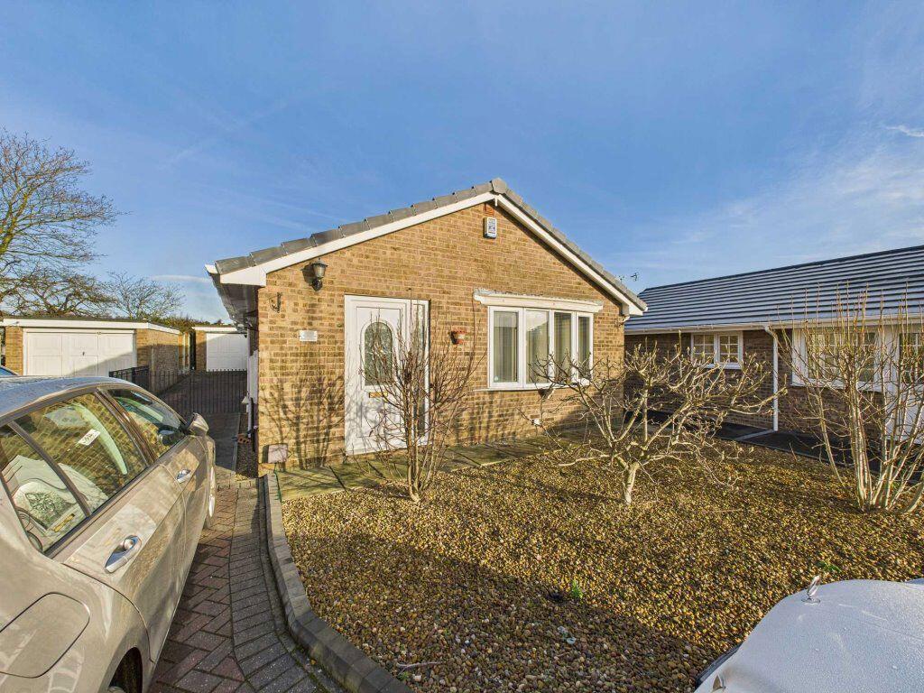Main image of property: Hadleigh Rise, Pontefract, WF8