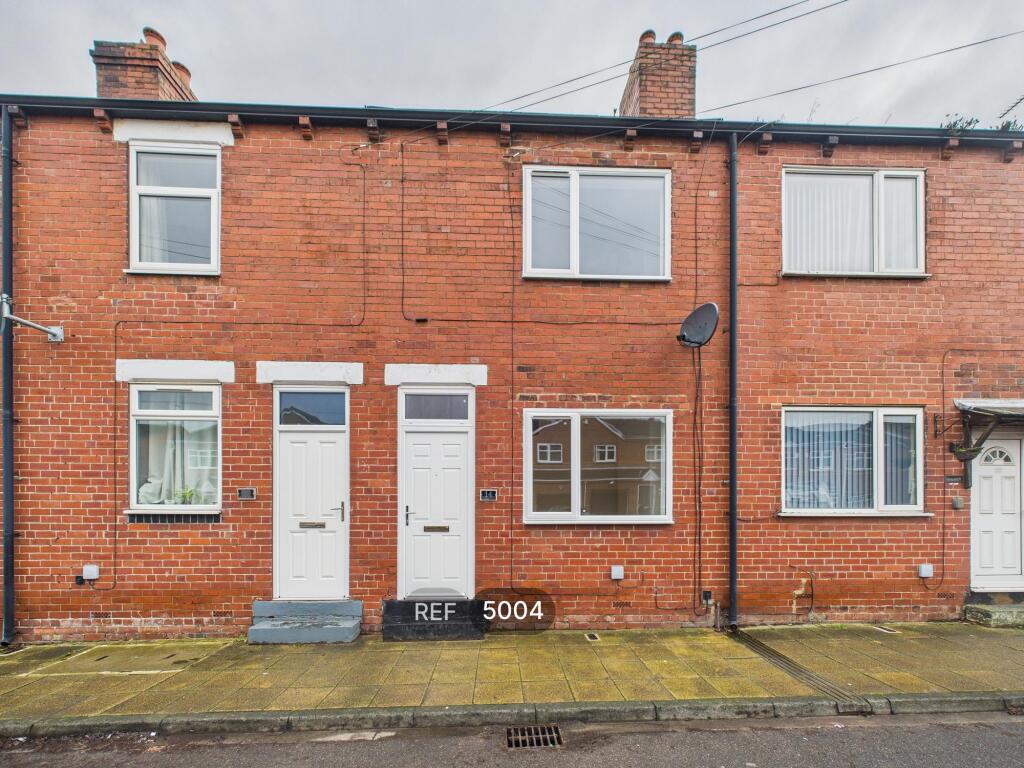 Main image of property: 14 Manor Grove, Castleford, WF10 4PG