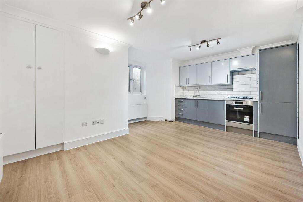 Main image of property: Evering Road, London N16