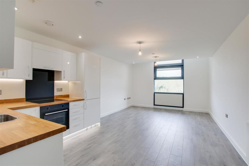 1 bedroom flat for sale in Edinburgh Gate, Harlow, CM20