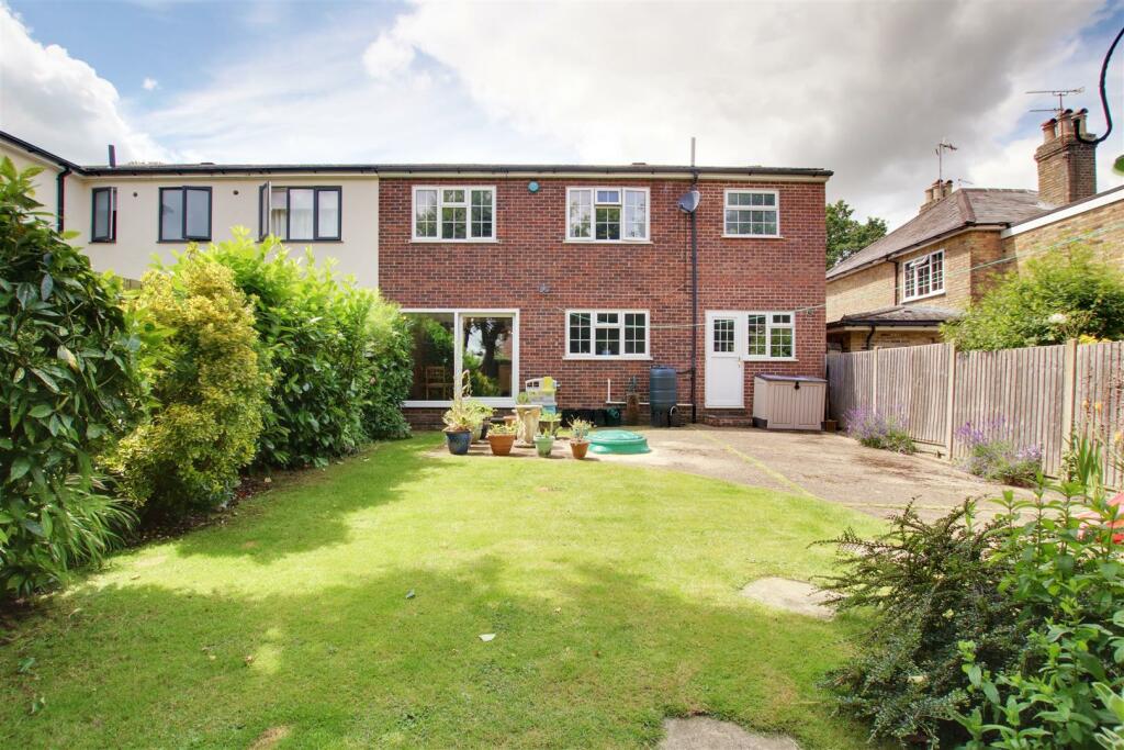 4 Bedroom Semi Detached House For Sale In London Road Hertford Heath