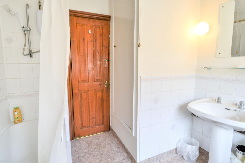 Additional property image - Kings Hedges Road, Cambridge, CB4