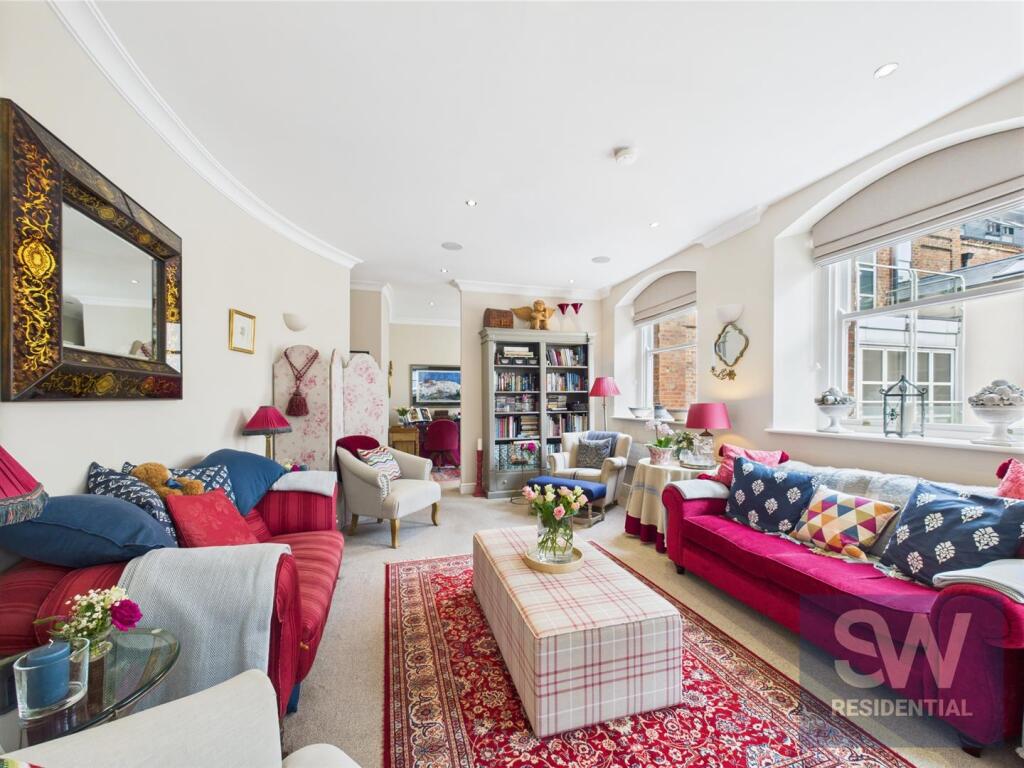 Main image of property: 19 Wellington Street, Leeds