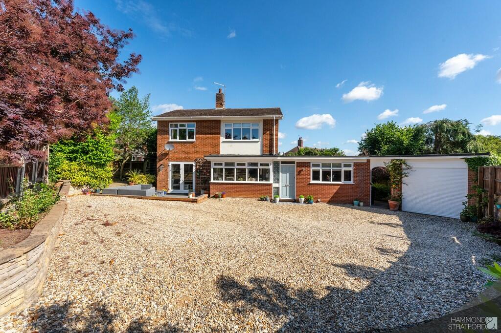 4 bedroom detached house for sale in Oaklands Drive, Cringleford, NR4