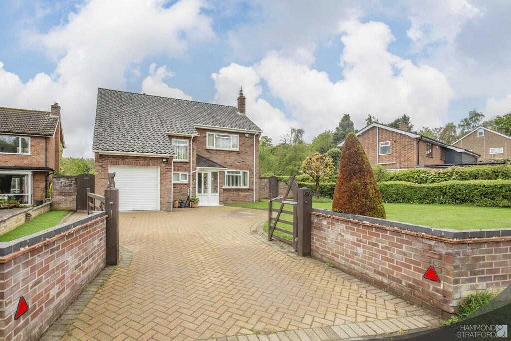 4 bedroom detached house for sale in Keswick Road, Cringleford, NR4