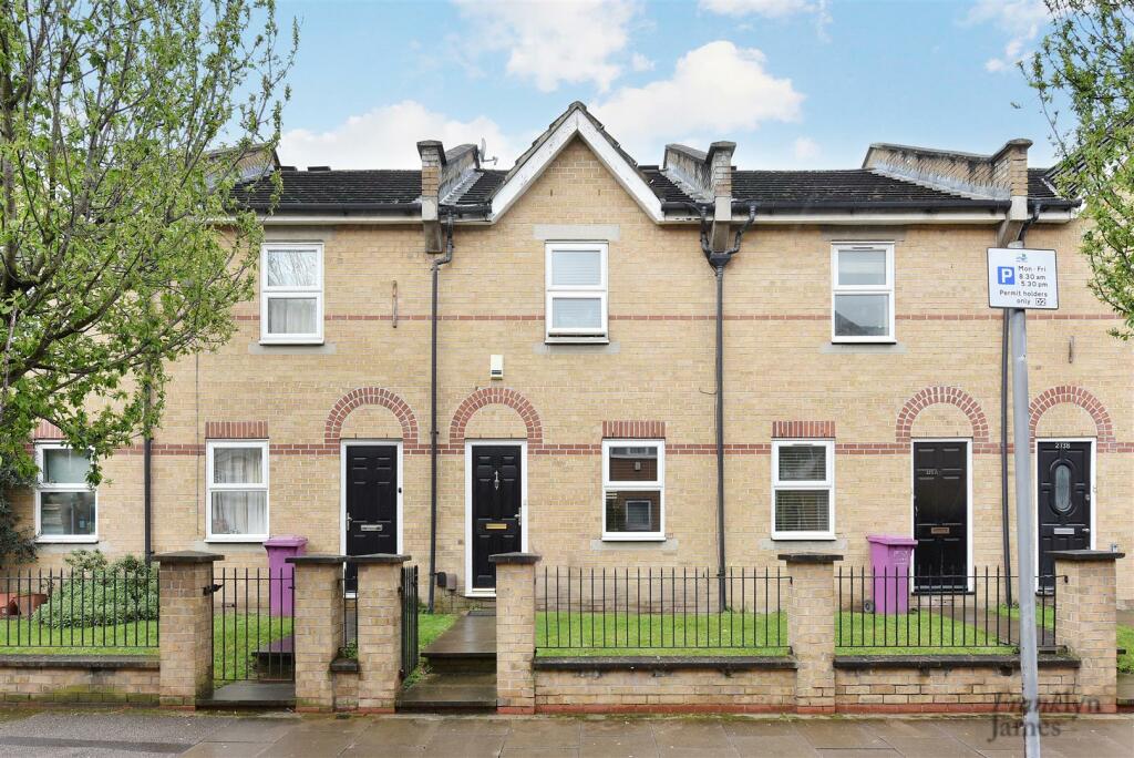 2 bedroom terraced house for rent in Westferry Road, Isle of dogs, E14