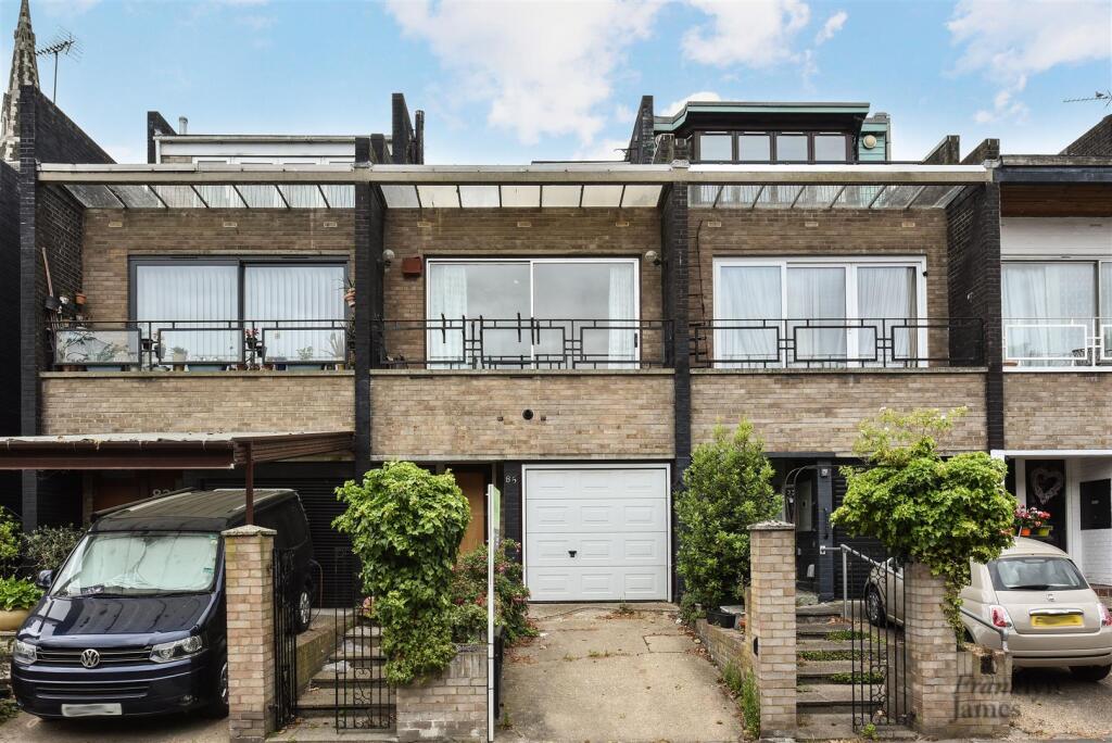 Main image of property: Saunders Ness Road, London, E14