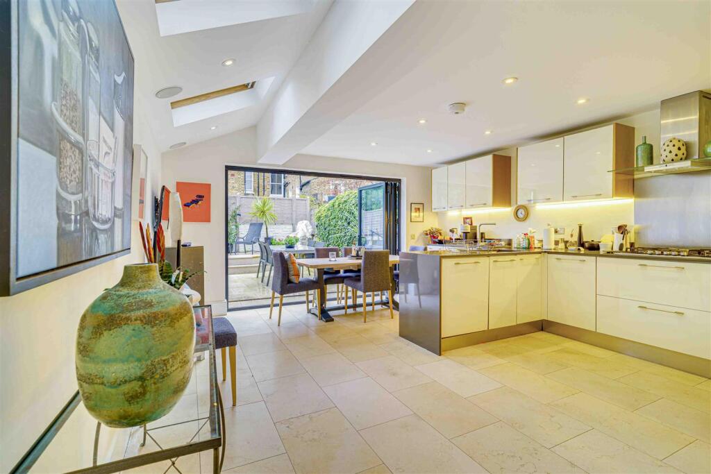 Main image of property: Ashington Road, London