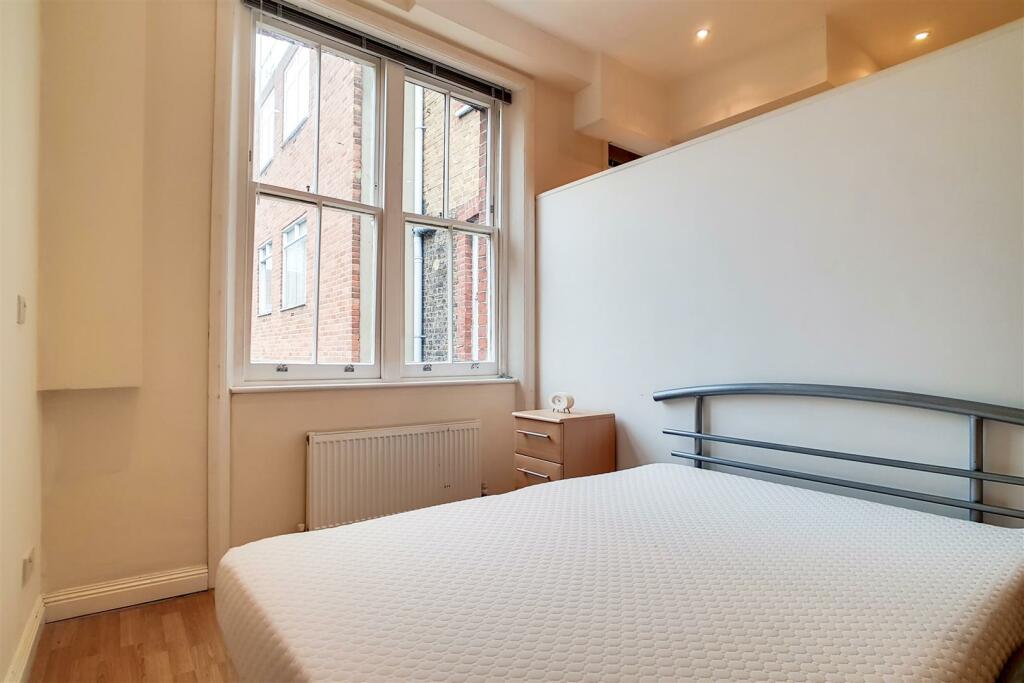 Studio flat for rent in Palace Court, Notting Hill / Bayswater, W2