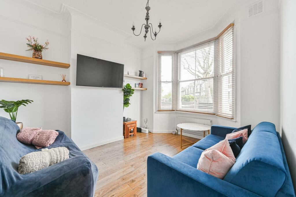 1 bedroom flat for rent in Bellenden Road, East Dulwich, London, SE15