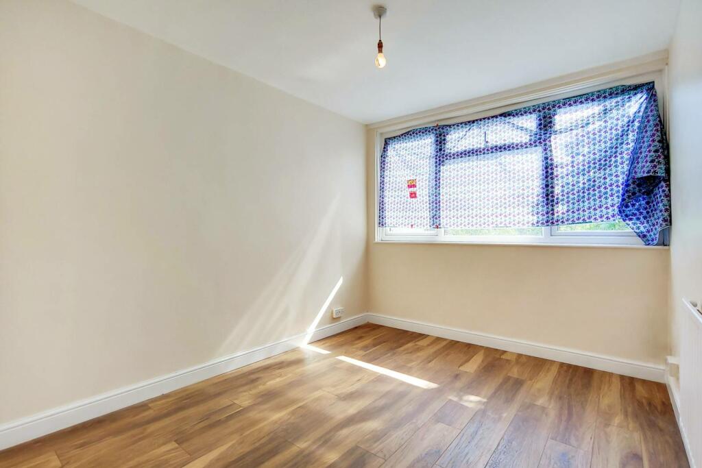 3 bedroom for sale in Dalwood Street, Camberwell, London, SE5
