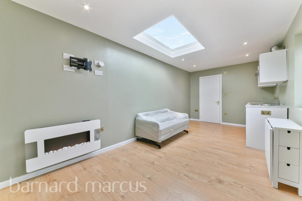 Main image of property: Tamworth Lane, MITCHAM