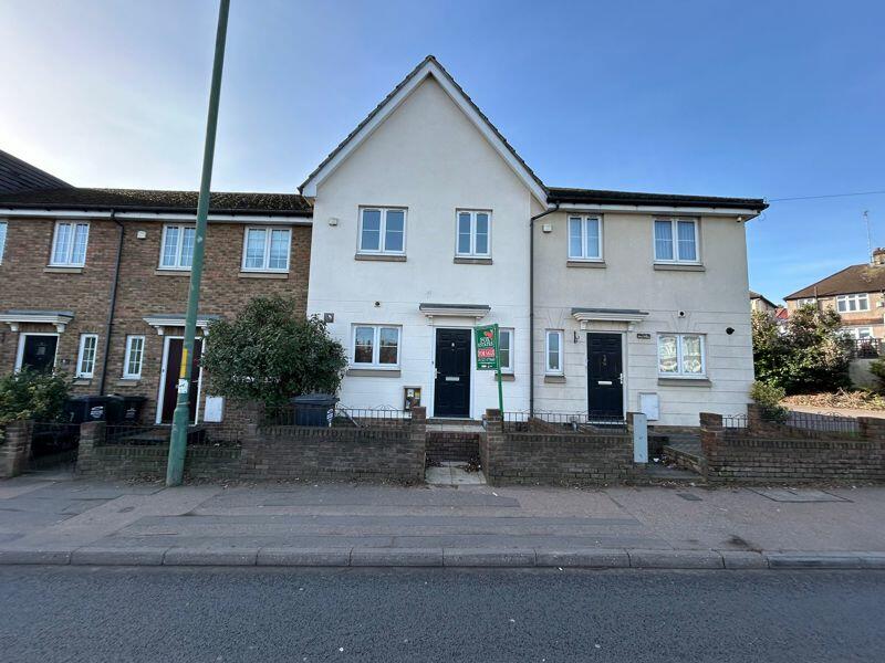 4 bedroom terraced house for sale in Cressner Place, Burnham Road ...