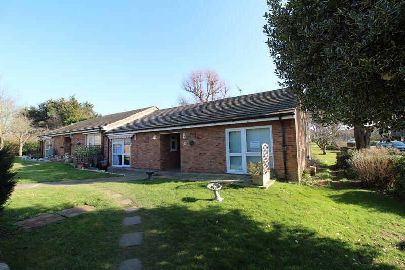 1 bedroom bungalow for sale in Gorringe Avenue, Southdowns, South Darenth, DA4