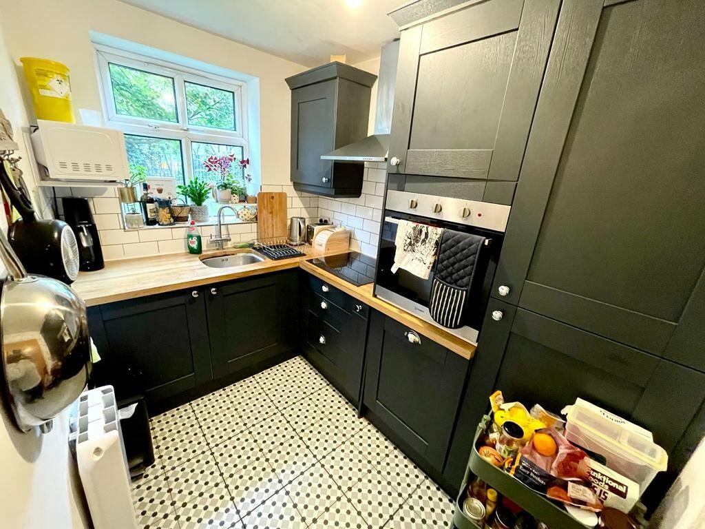2 bedroom flat for rent in Burford Court, Whalley Range, M16