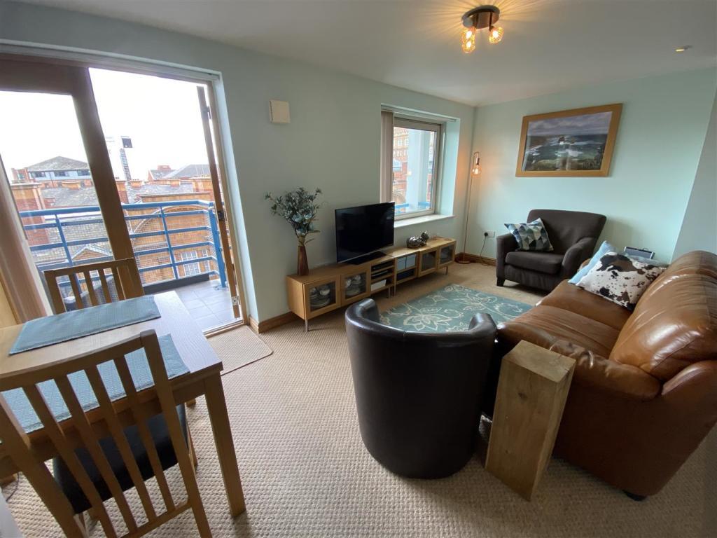 Main image of property: Whitworth Street, Manchester