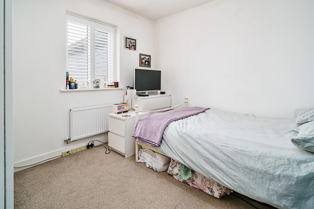 5 bedroom detached house for sale in Dellows Close, Elsenham,