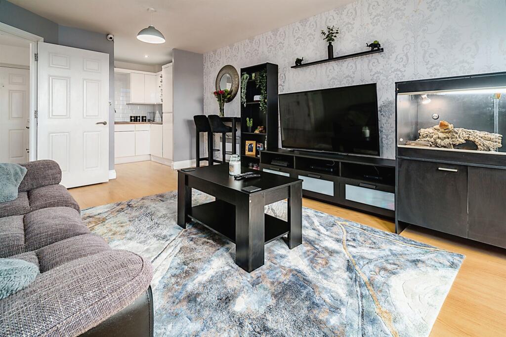 Additional property image - Edinburgh Gate, Harlow