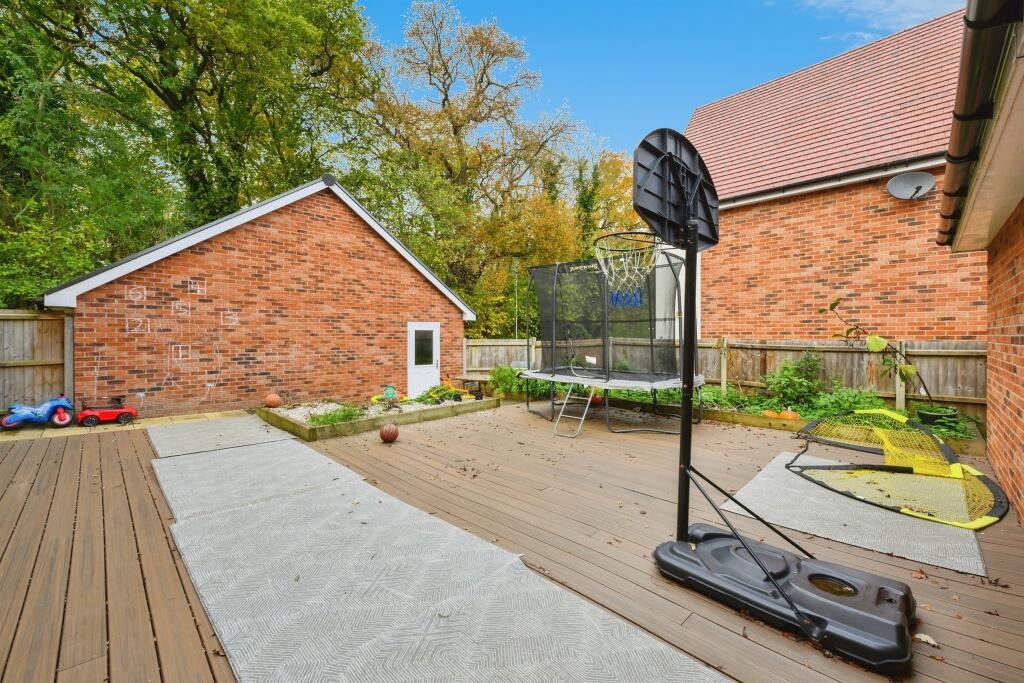 Additional property image - Taylor Close, Harlow