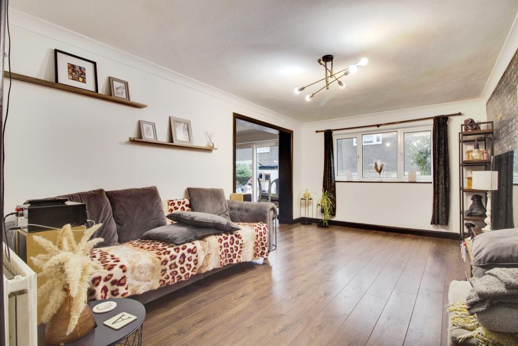 Additional property image - Shawbridge, Harlow