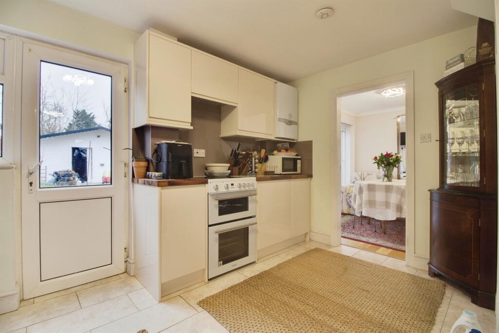 Additional property image - Hookfield, HARLOW