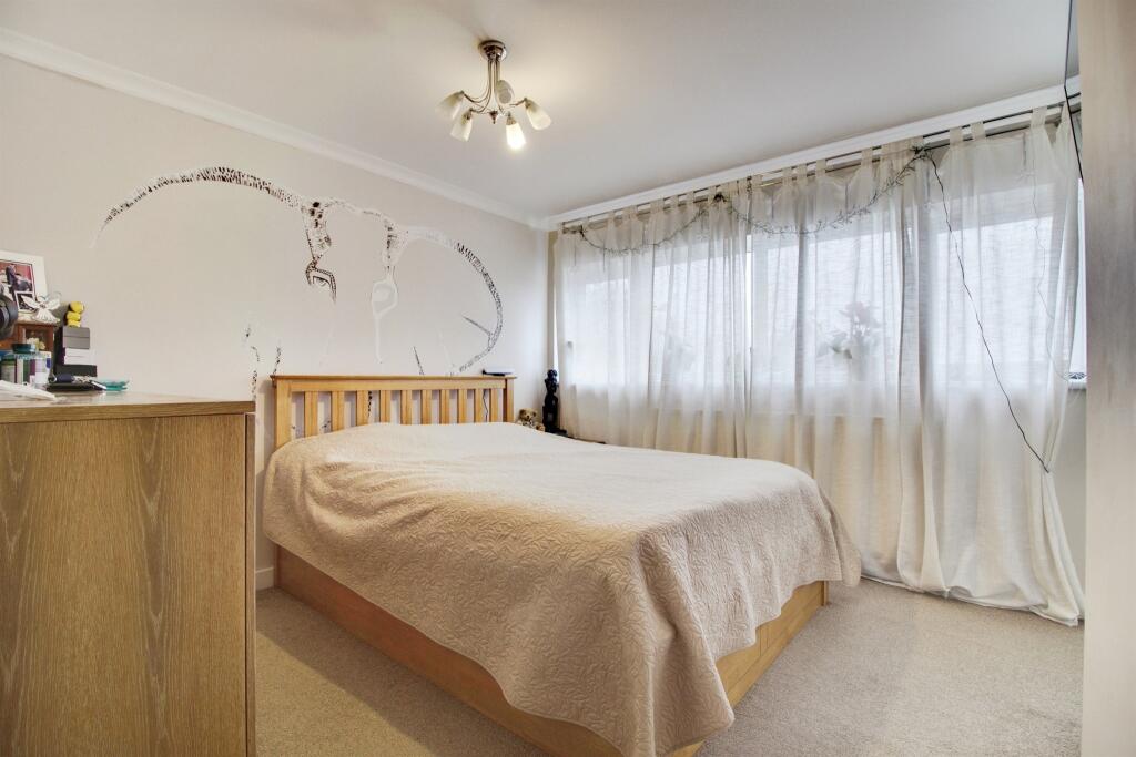 Additional property image - Hookfield, HARLOW