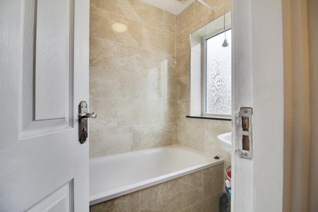 Additional property image - Hookfield, HARLOW