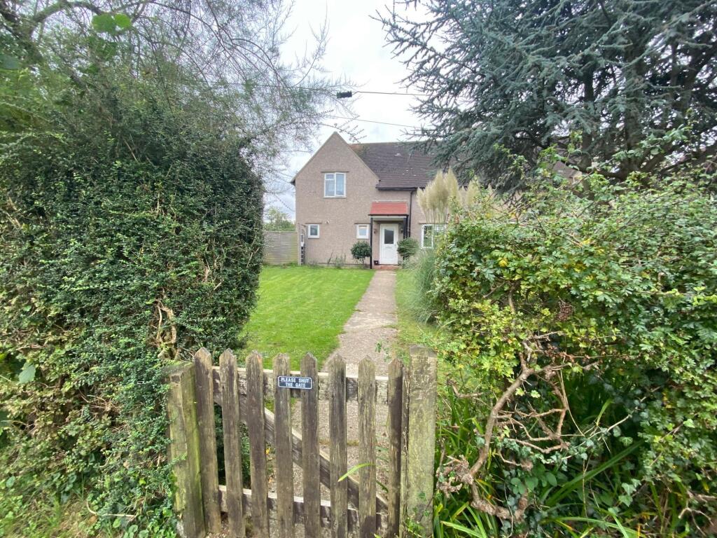 Main image of property: Kingsmead Hill, Roydon, HARLOW