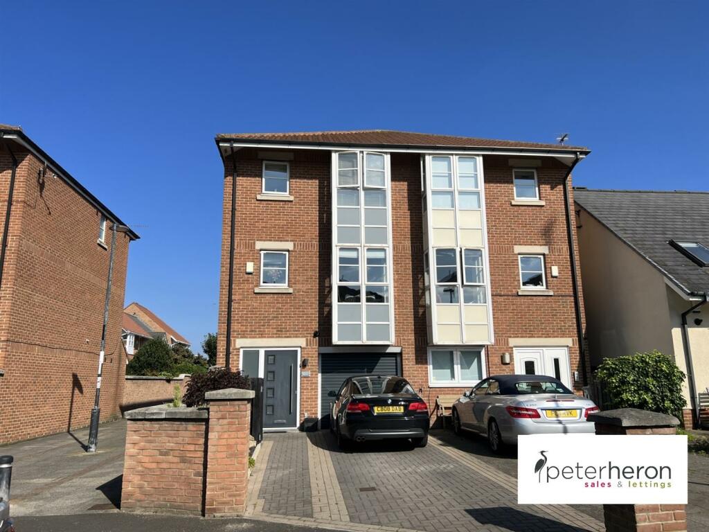 3 bedroom town house for sale in Barbary Drive, North Haven, Sunderland
