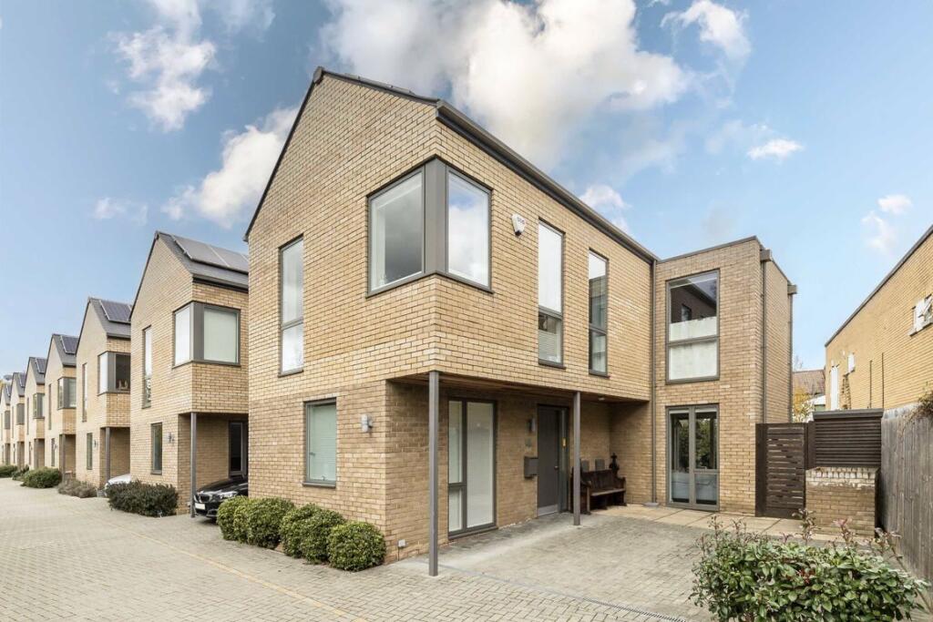 Main image of property: Hayward Mews, Brockley