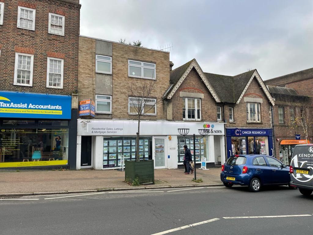 Main image of property: 115 South Road, Haywards Heath, RH16 4LR