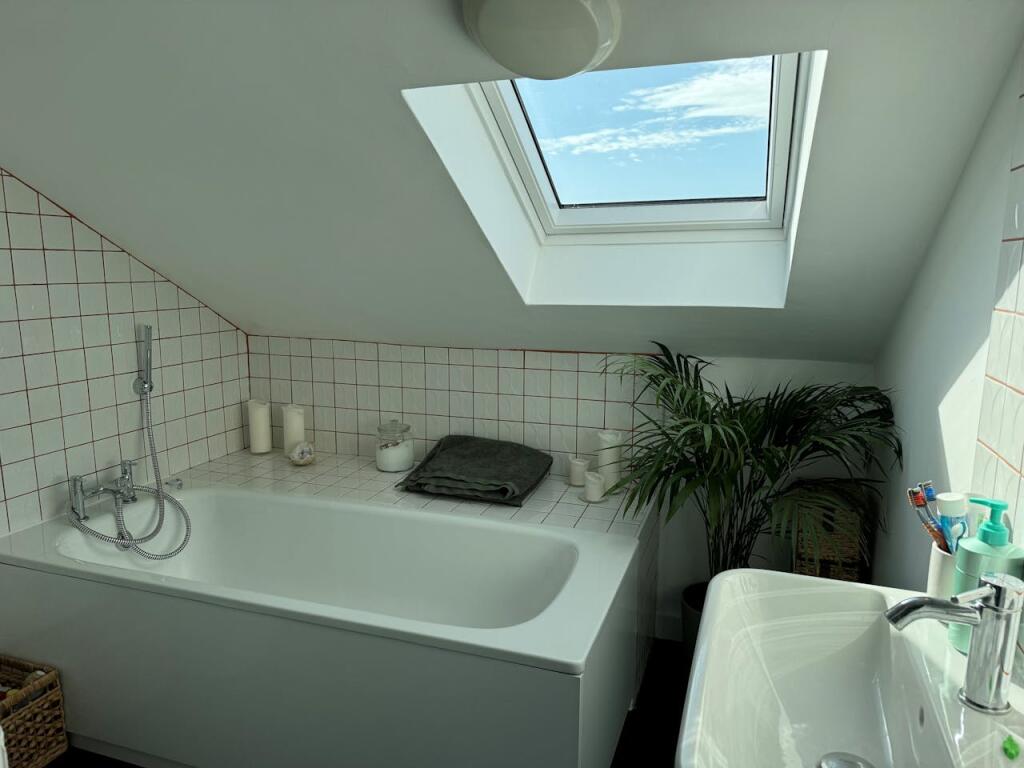 Additional property image - The Old Racecourse, Lewes, BN7 1UR