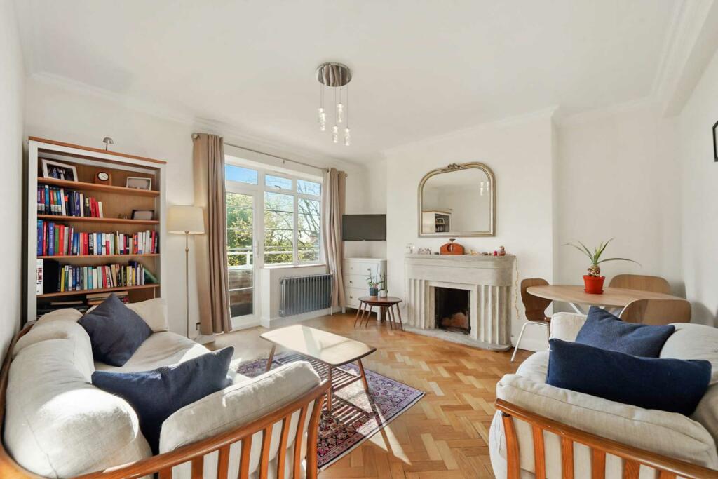 2 bedroom apartment for sale in North Hill, Highgate, N6