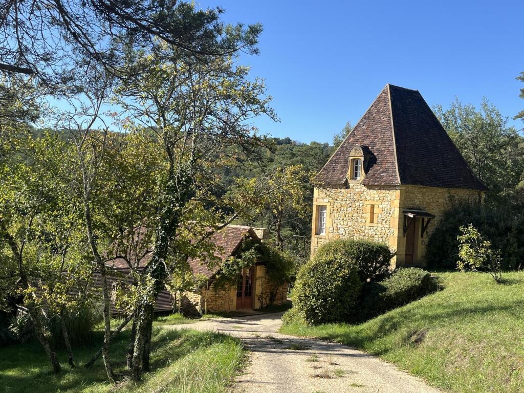 Main image of property: SAINT-LEON-SUR-VEZERE