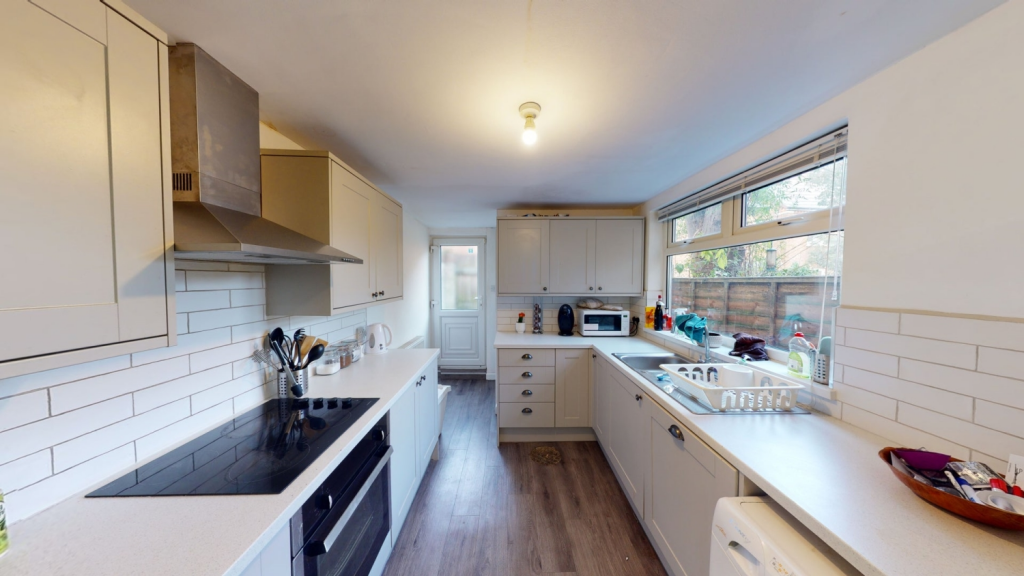 Main image of property: 6 Cromwell Street, Nottingham, NG7 4GL