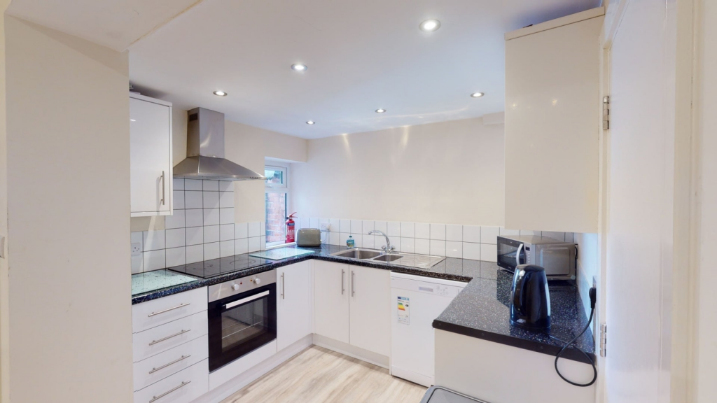 Main image of property: Flat A, 16 Newstead Grove, The Arboretum, Nottingham, NG1 46Z