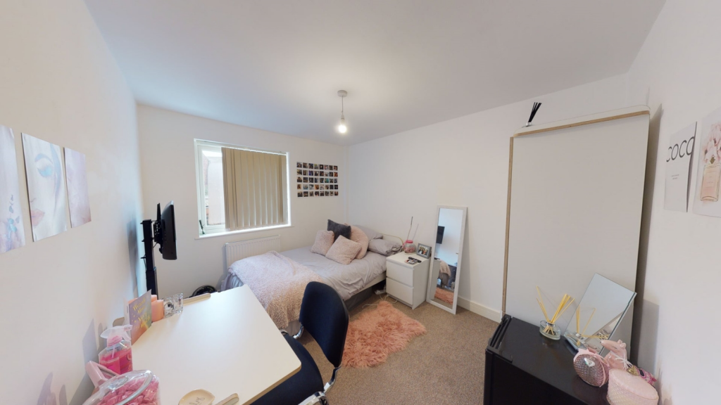 Main image of property: 18 Kilbourn Street, Nottingham, NG3 1BS