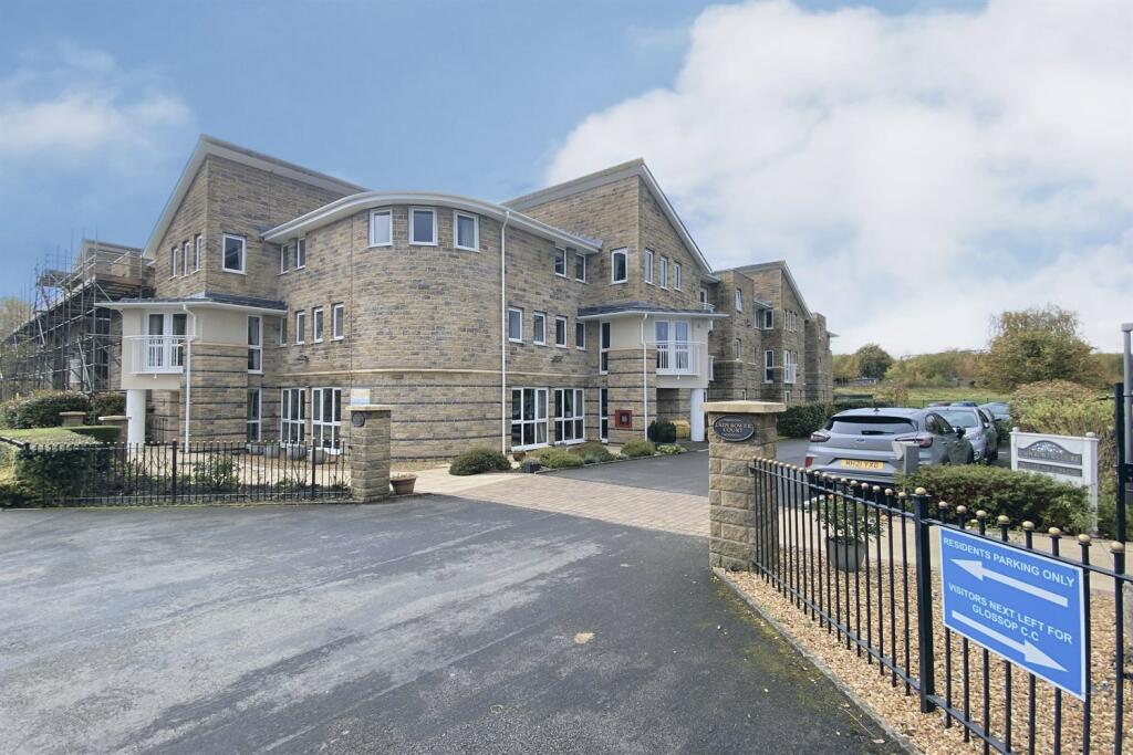 2 bedroom retirement property for sale in North Road, Glossop, SK13