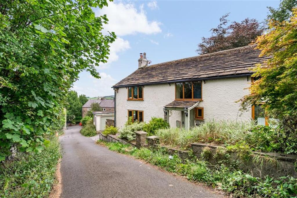 Main image of property: Chapel Brow, Charlesworth, Glossop