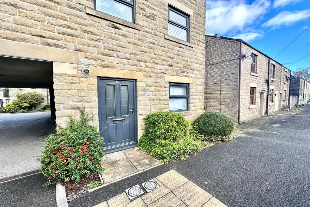 Main image of property: Torside Mews, Hadfield, Glossop