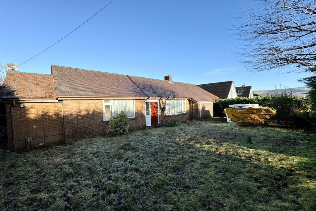 2 bedroom detached bungalow for sale in Simmondley New Road, Glossop, SK13