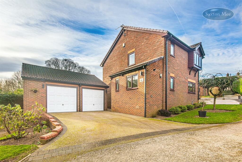 3 bedroom detached house for sale in Grenomoor Close, Grenoside